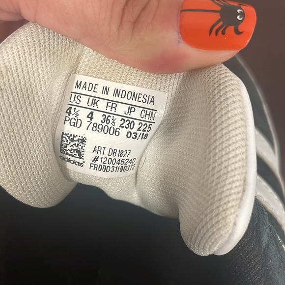 Men’s Adidas ( PGD 789006) canvas gym shoes size 4.5 color black - Picture 6 of 6